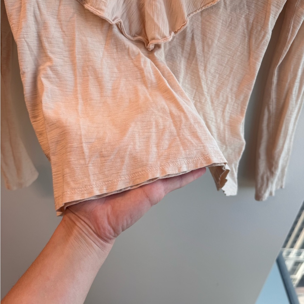 Nation LTD Kelsey Ruffled Romance V-Neck Tee Blouse - Cream/Antique Pink Size M - Picture 7 of 13